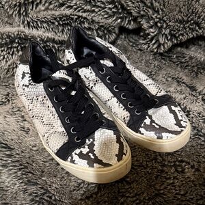 Stylish Black and White Snake Print Sneakers
